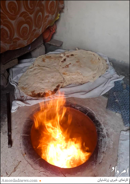 پخت نان تنوری در روستای پریان