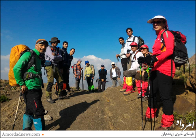    14تن از کوهنوردان زرتشتی به قله‌ی مهرچال صعود کردند
