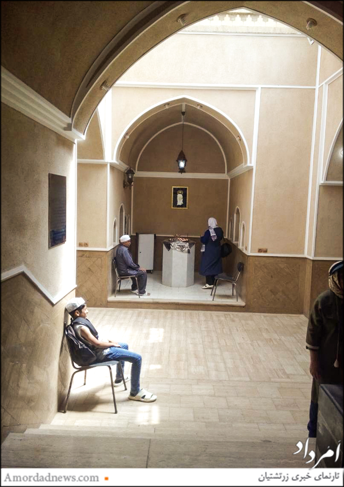 پیرانگاه ستی&zwnj;پیر چند اتاق برای نیایش دارد