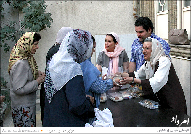 دهش صبحانه درآیین واج یشت تهران از سوی سهراب پرستار بنامگانه‌ی پدر و مادر و خواهر و برادر