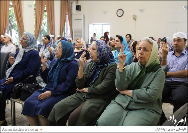 زرتشتیان شیراز با گردهمایی در سومین روز از گهنبار پایان تابستان و نیایش همگانی یاد نیاکان خود را گرامی ‌داشتند