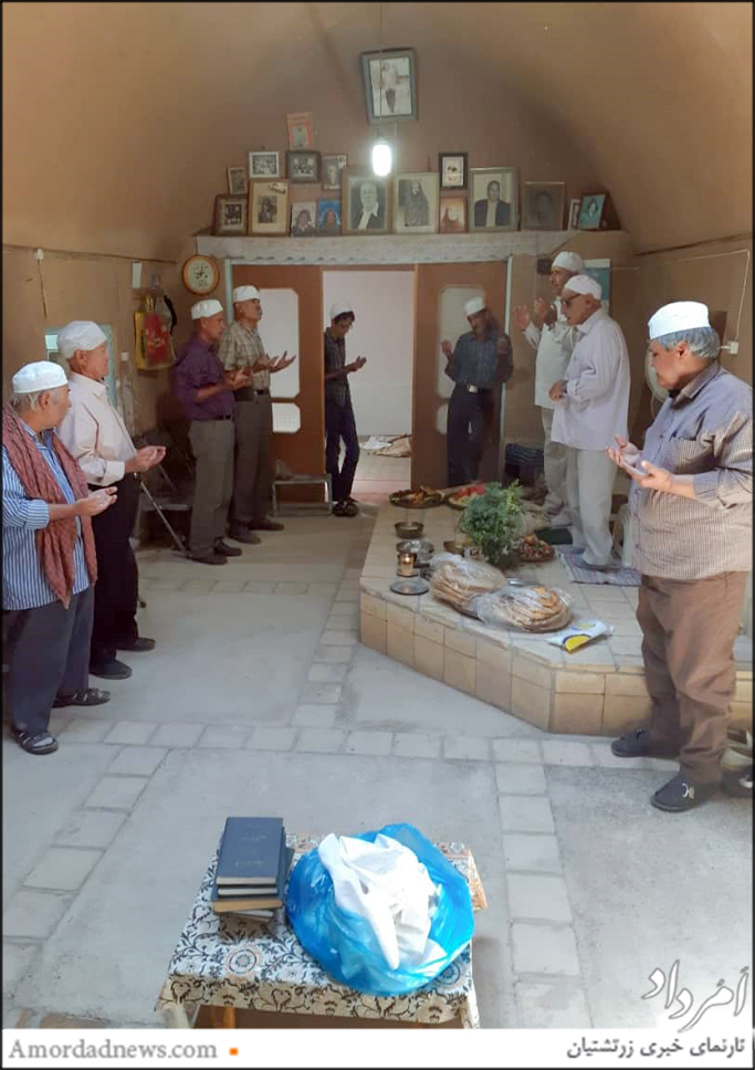 زرتشتیان هر روستا در خانه‌ای که گهنبار در آن برگزار می‌شود، گردهم می‌آیند 
