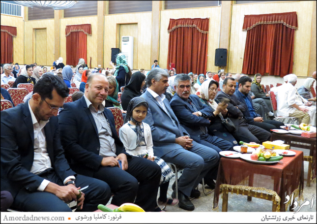 مهندس حسینی، شهردار منطقه‌ی 4 تهران به همراه شهردار ناحیه و مدیران شهرداری مهمانان جشن مهرگان بودند