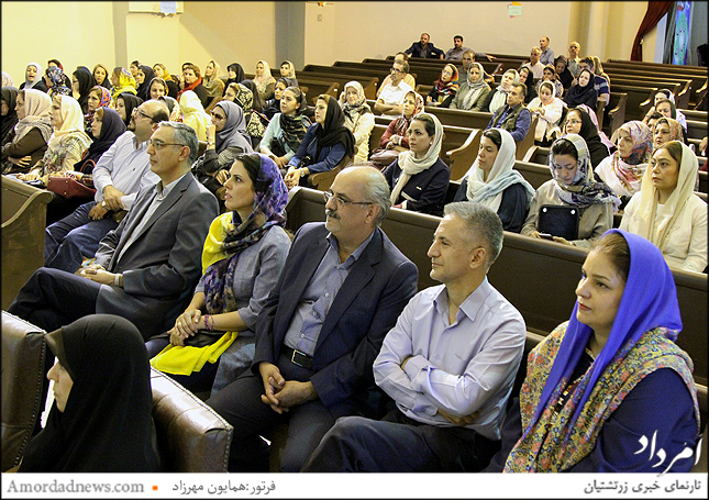 پخش آوای قرآن در آغاز برنامه