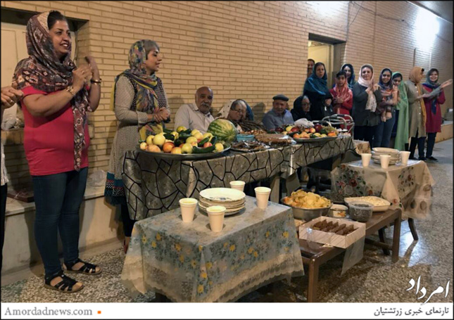 گروهی از بانوان زرتشتی جشن مهرگان را در پیر مراد یزد برگزار کردند