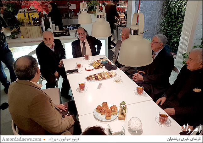 چهره میانی استاد کزازی