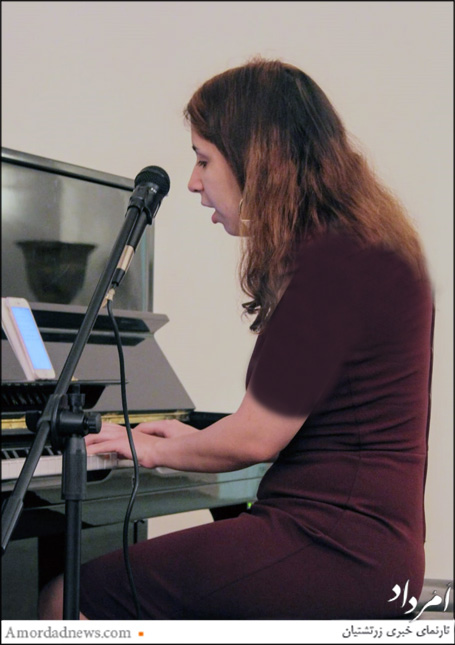 یسنا خادمیان، ترانه‌ای را همراه با نواختن پیانو اجرا کرد