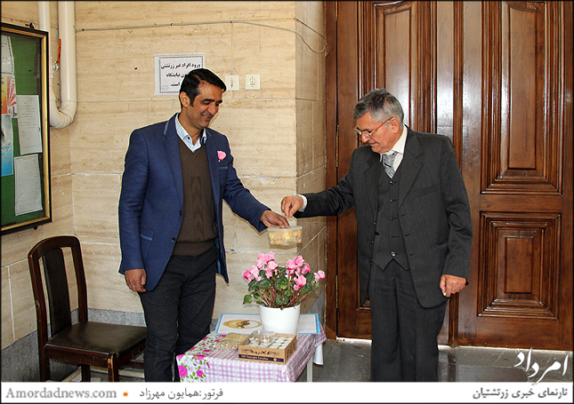 پذیرایی با نقل وشیرینی