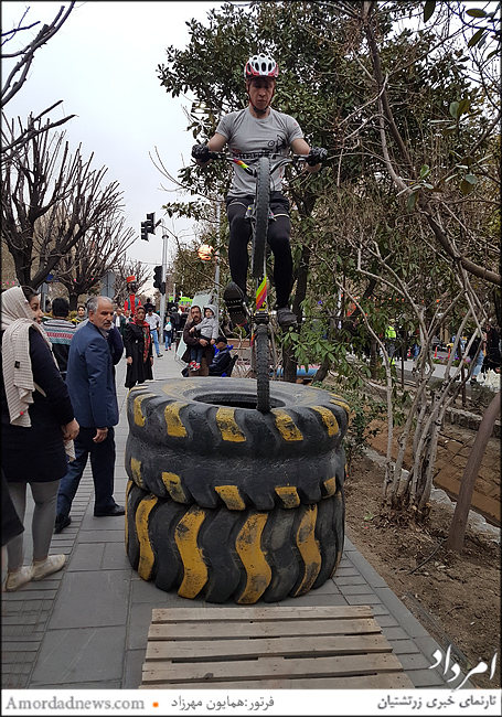 گروه آکروبات سایکل
