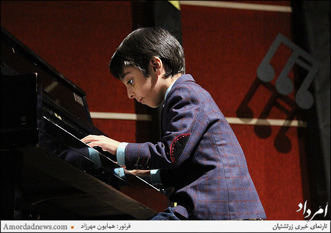 آرتین فلاحتی نوازنده پیانو ، کوچکترین شرکت کننده شش ساله