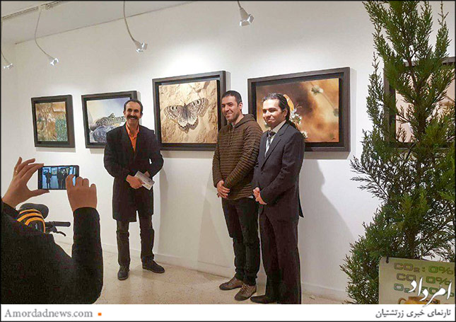 از راست: شمس خلیلی و امید بختیاری (نقاشان اصلی) و علیرضا نادری (پروانه&zwnj;شناس، رئیس بخش حشره&zwnj;شناسی سازمان حفاظت محیط زیست و کاشف پروانهٔ &laquo;آرخون بستانچی&raquo;)