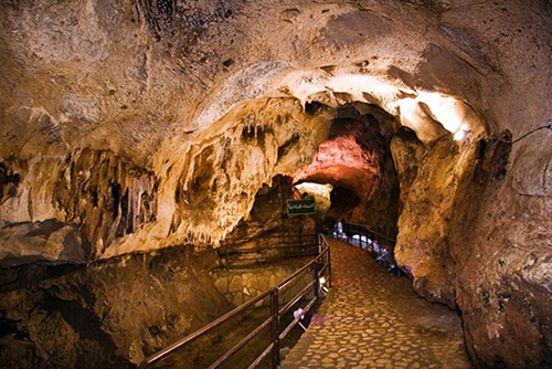 غار قوری‌قلعه