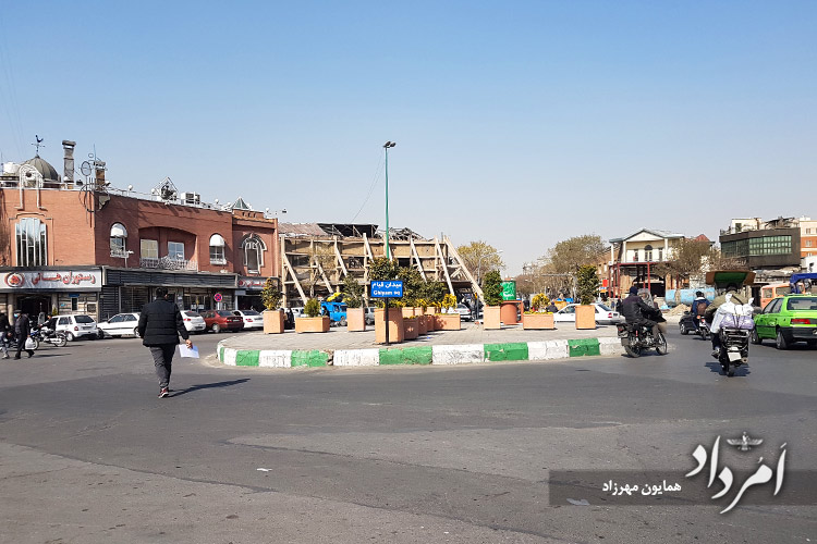 میدان قیام ابتدای خیابان مولوی تهران