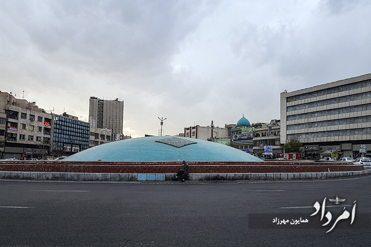 میدان انقلاب تهران