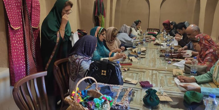 زرتشتی‌دوزی