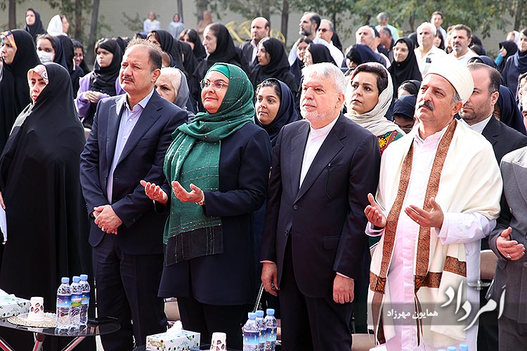 نواختن زنگ مهر دبیرستان ماندگار انوشیروان بهدست وزیر میراث فرهنگی 13 13 36