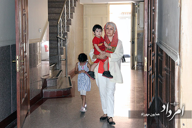 برگزاری آیین جَشَنخوانی نامگانه زندهیاد پروین مهربانی زردشتی 2 2 35