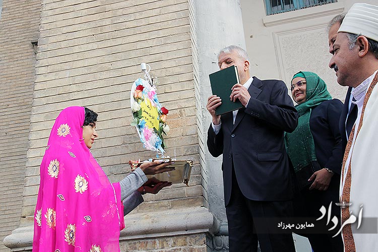 نواختن زنگ مهر دبیرستان ماندگار انوشیروان بهدست وزیر میراث فرهنگی 27 27 16
