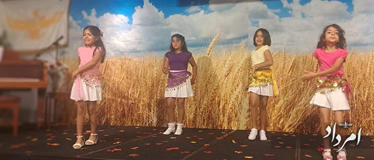 جشن مهرگان با باشندگی نماینده کنگره آمریکا در مرکز زرتشتیان لسآنجلس برگزار شد 12 3 4 2