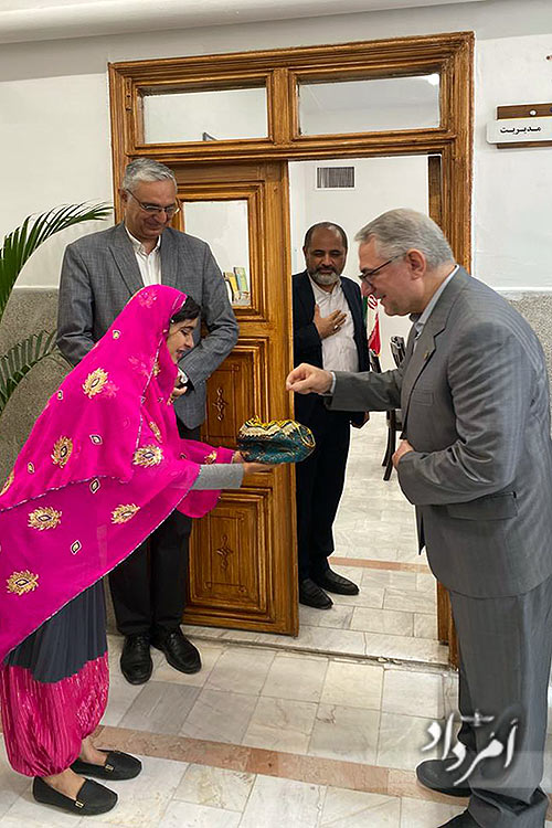 نواختن زنگ مهر دبیرستان ماندگار انوشیروان بهدست وزیر میراث فرهنگی 35 34 13