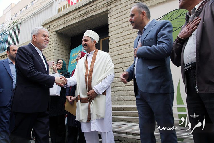 نواختن زنگ مهر دبیرستان ماندگار انوشیروان بهدست وزیر میراث فرهنگی 6 6 41