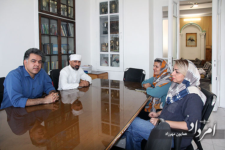 جمشیدجم، رستم آبادیان و فیروز بهرام آماده برای ورود دانشآموزان 9 9 32