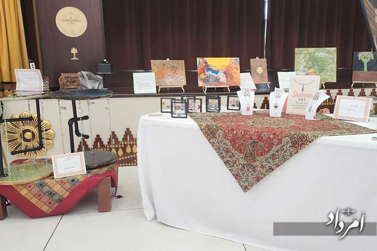 برپایی نمایشگاهی از دستساختههای هنری در مرکز زرتشتیان ارنج کانتی 14 f208487b da38 4341 aea2 29452342439e