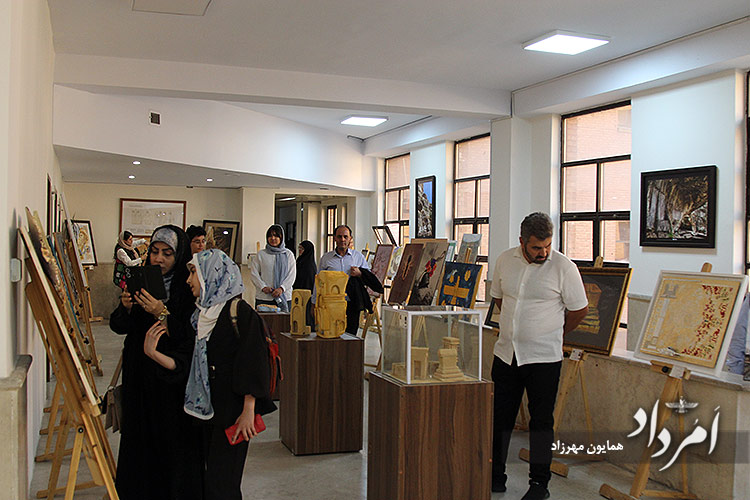 کوروش از نگاه هنرمندان در نمایشگاه کوروش بزرگ، میراث مهربانی و مدارا 21 34 18