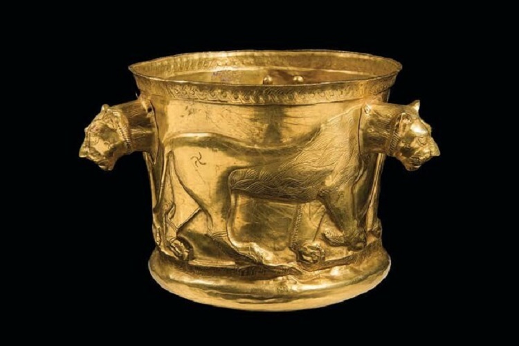 نمایش دندان 40 هزارساله در نمایشگاه روایتگران ایران کهن 3 63607506