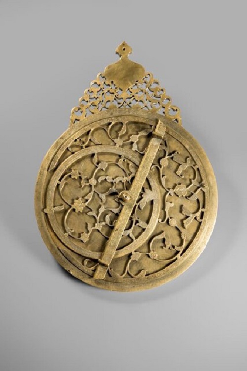 نمایش دندان 40 هزارساله در نمایشگاه روایتگران ایران کهن 6 63607507