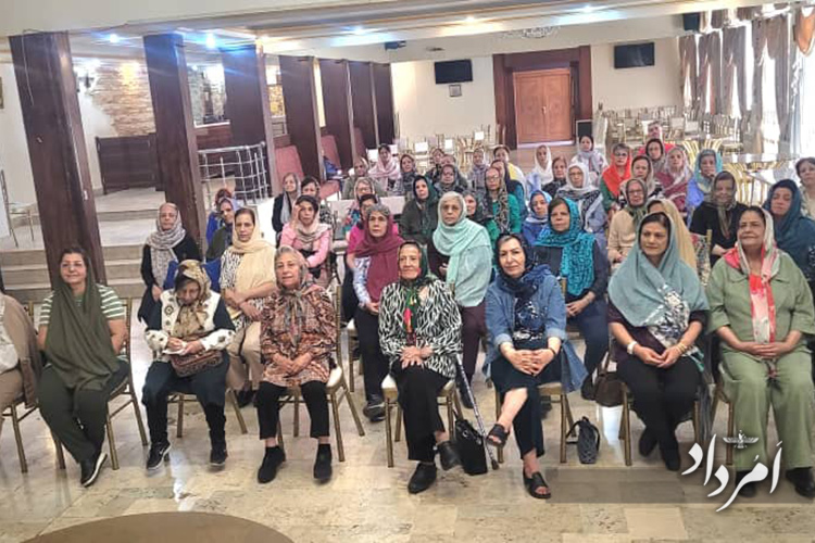 نشست سخنرانی با جستار عملکرد خندهدرمانی در سازمان زنان زرتشتی 7 8 1