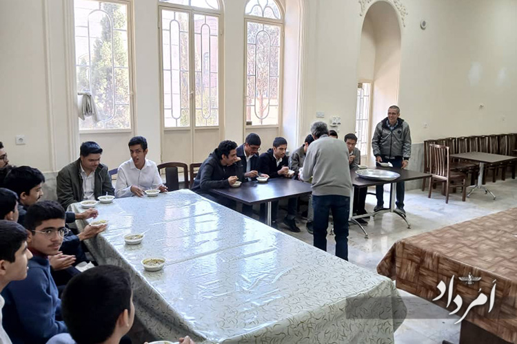 نیایش دانشآموزی اردیبهشتروز در آتشکده تهران 12 15 17