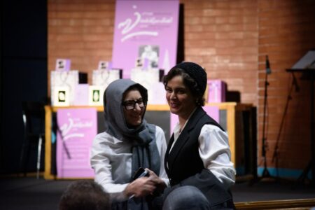 photo 5891079608688381027 y