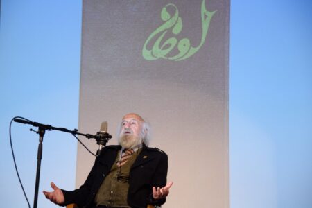 photo 5891079608688381045 y 1