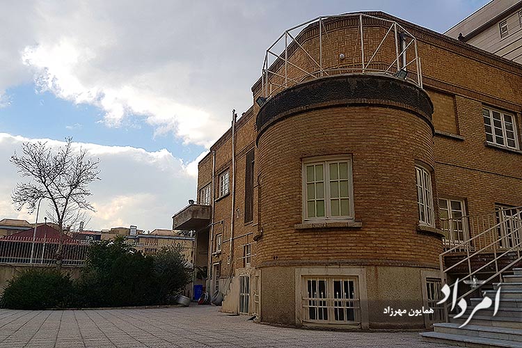 برگزاری همایش فروش هنرهای دستی در خانه فرهنگ و هنر زرتشتیان 1 0 3