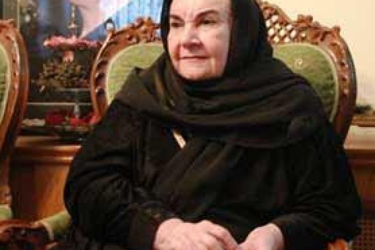 1483021405pooran_farokh_zad