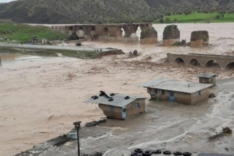 1554550134seyl_lorestan