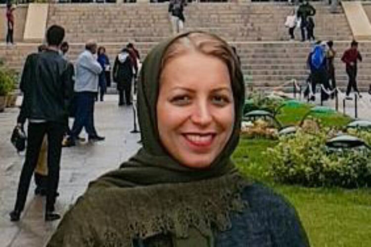 1میترا خسروی ادبیات