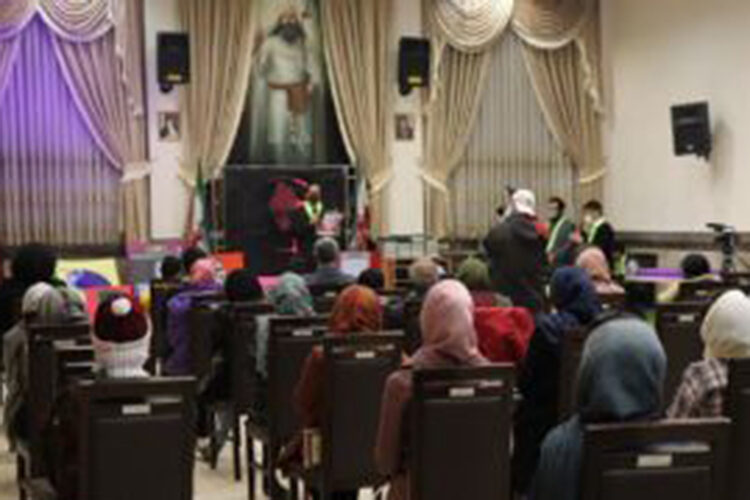 و در پایان، پس از رژه‌ی اختتامیه، این دوره از فستیوال با اهدای جوایز به نفرات برتر توسط جناب آقای دکتر اسفندیار اختیاری و دبیر محترم کانون دانشجویان زرتشتی، جناب آقای شهاب فرهادیان به پایان رسید.،