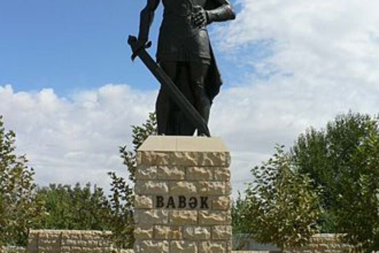 تندیس بابک در جمهوری آذربایجان