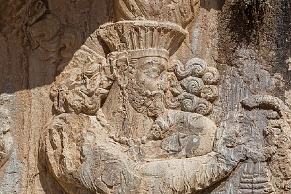450px-Narseh_relief