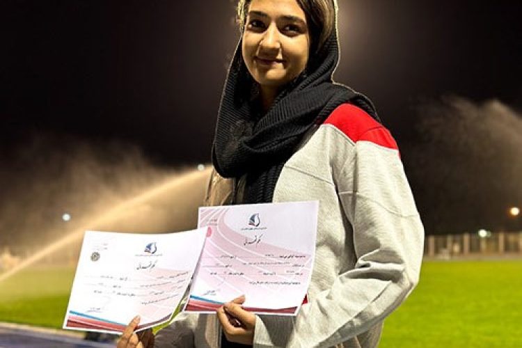 یسنا بهمردی قهرمان پرش با نیزه