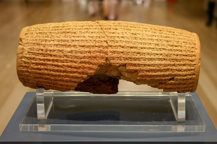 Cyrus cylinder