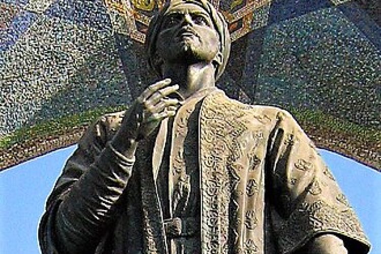 تندیس رودکی در شهر دوشنبه تاجیکستان