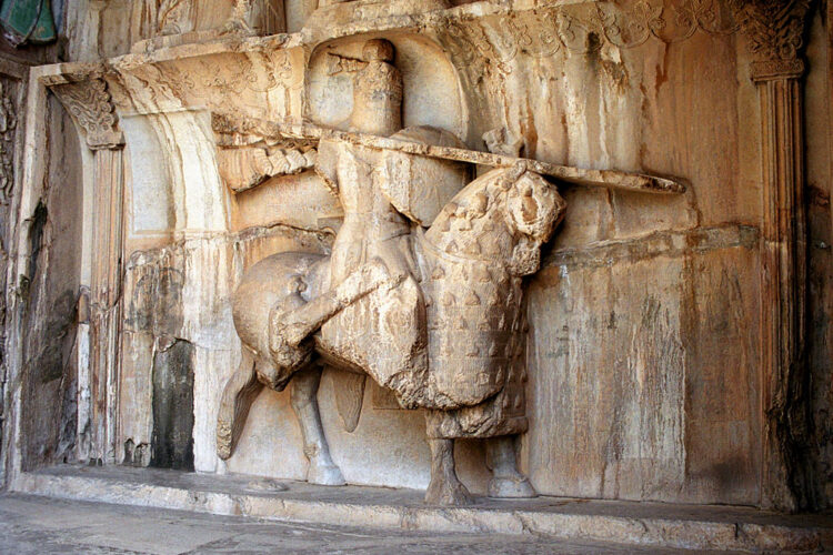 نقش‌برجسته خسرو پرویز سوار بر شبدیز در طاق‌بستان