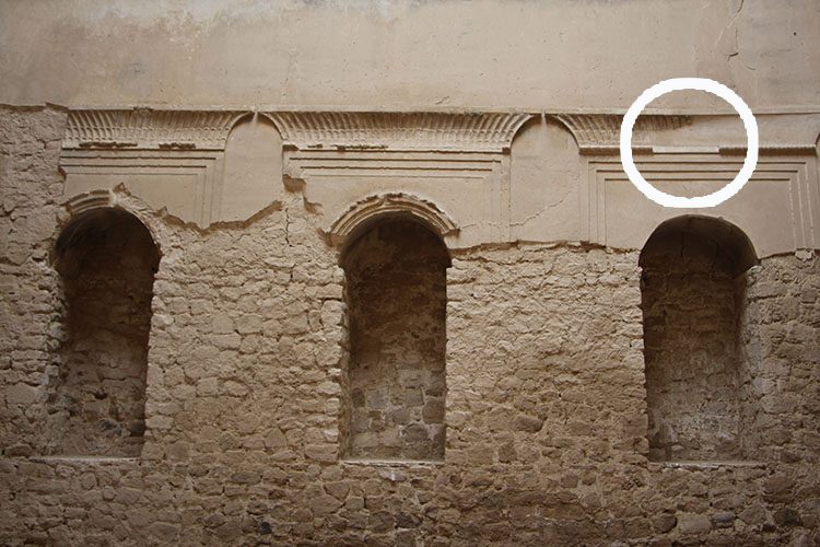 بخشی از گچبری های ساسانی کاخ اردشیر که به تازگی ربوده شده و از میان رفته است!؟