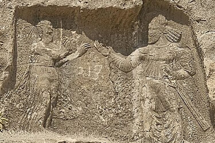 نقش برجسته بهرام دوم در حال اهدای نیلوفر به همسرش شاپوردختک