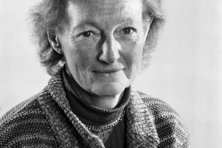 عکسی از خانم پروفسور مری بویس